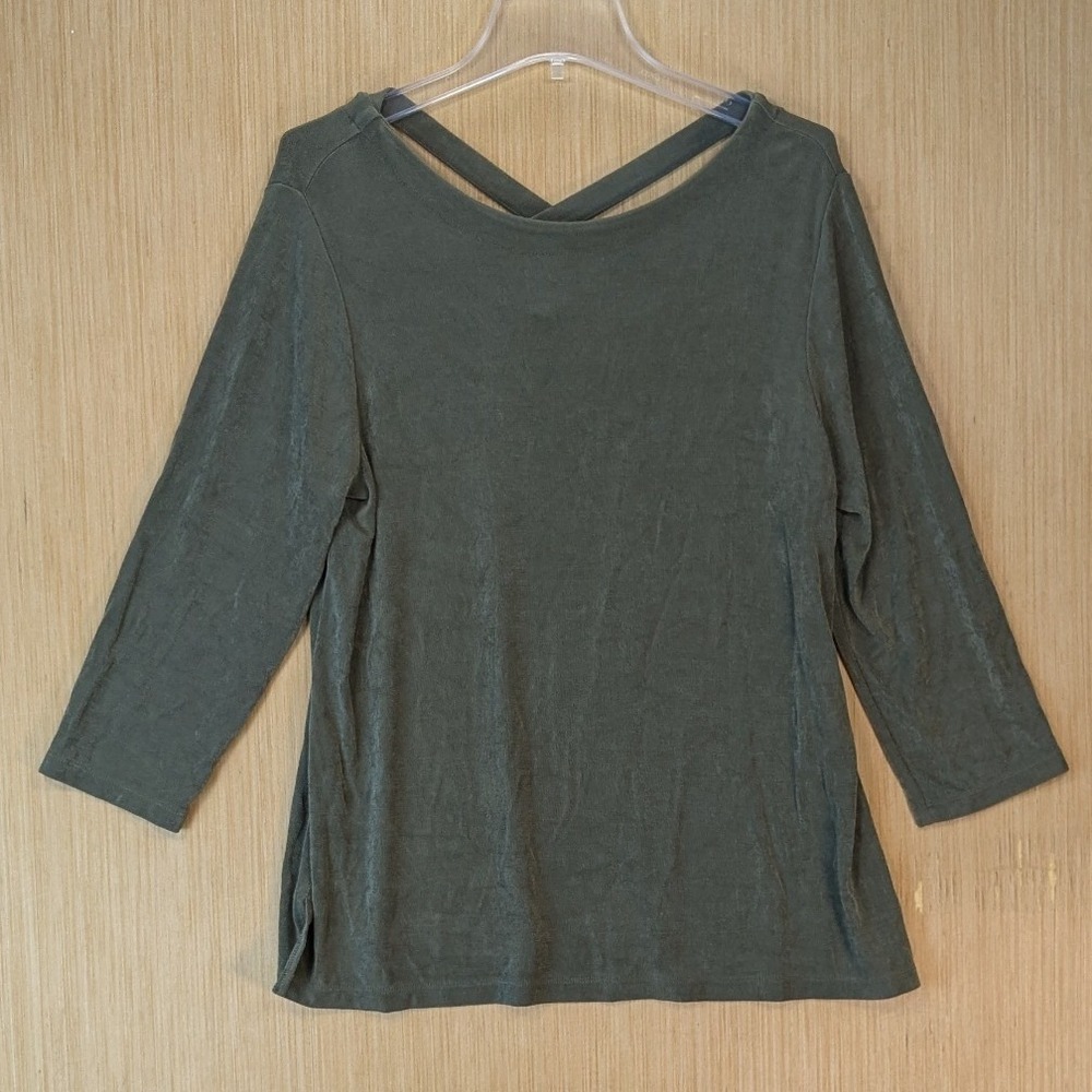 Chicos Travelers Preppy Minimalist Elevated Basic Top Size L Olive Green Stretch